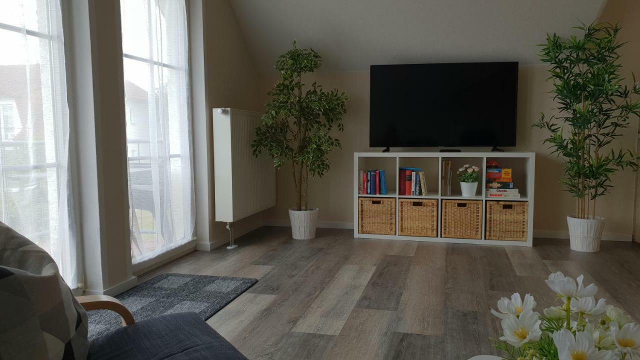 Ferienapartment Wiese & Meer Auf Ruegen Neddesitz Esterno foto