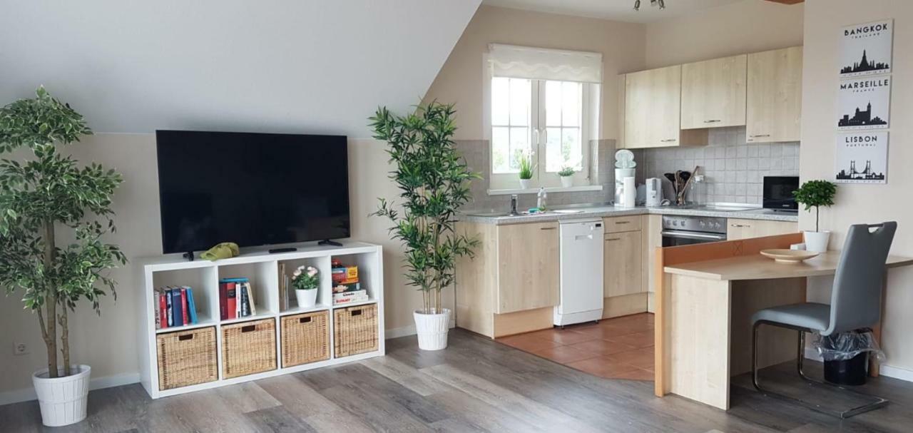 Ferienapartment Wiese & Meer Auf Ruegen Neddesitz Esterno foto